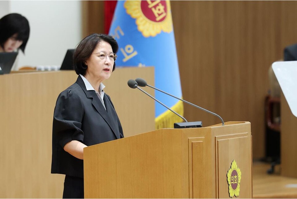 ▲ 추미애 경기도지사가 7월 14일 오전 수원특례시 영통구 소재 경기도의회 본회의장에서 열린 제392회 임시회 제2차 본회의에 참석해 도정 연설을 하고 있다.