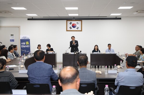 ▲ 남양주시는 16일 진접읍에서 ‘현장시장실’을 운영하고 시민과 직접 소통하며 지역 현안을 살피는 현장 중심 행정의 첫걸음을 내디뎠다고 밝혔다. ⓒ 뉴스피크