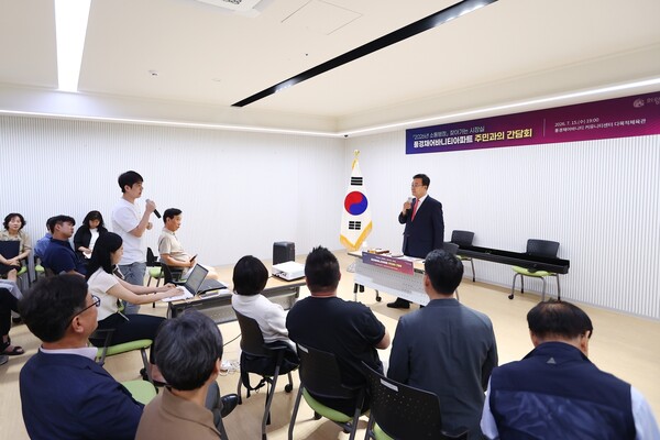 ▲ 의왕시(시장 김성제)가 7월 15일 풍경채어바니티아파트에서 ‘제49회 찾아가는 시장실’을 개최하고 주민들과 소통하는 시간을 가졌다. ⓒ 뉴스피크